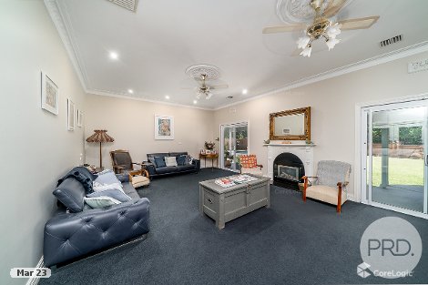 7 Clare Ave, Lake Albert, NSW 2650