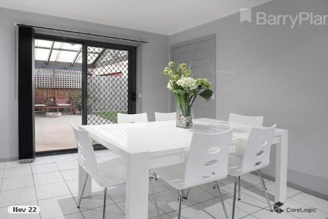 13 Flowers Cl, Roxburgh Park, VIC 3064