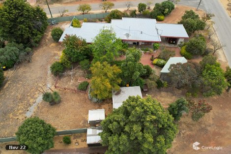 2 Powell Cres, Quairading, WA 6383