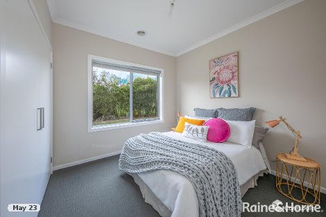 2/7 Francis Cres, Gisborne, VIC 3437