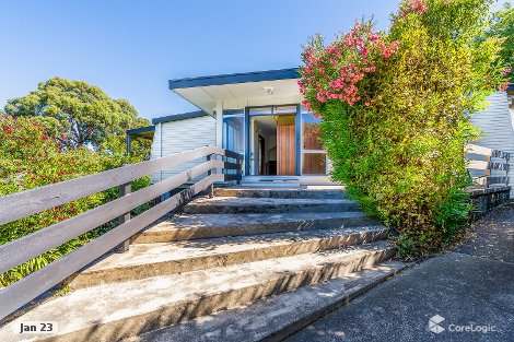 25 Fergusson Cres, Deakin, ACT 2600