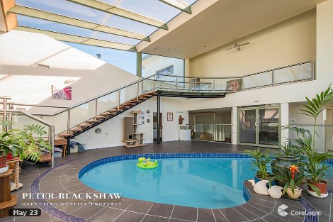 68 Crest Park Pde, Queanbeyan West, NSW 2620