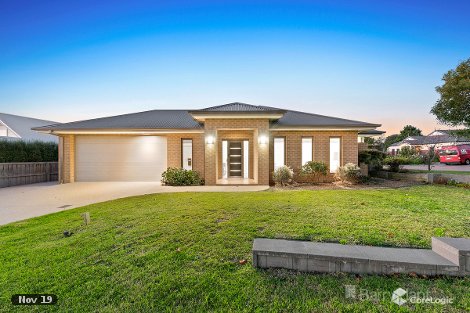 36 Arthur Phillip Dr, Pakenham, VIC 3810