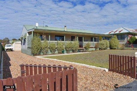 57 Douglas St, Tenterfield, NSW 2372