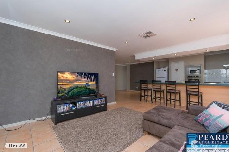 33 The Oval, Madeley, WA 6065