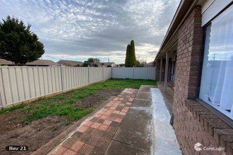 4/58 Andrew St, Melton South, VIC 3338