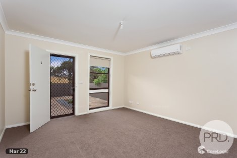 2/3 Bavaria St, Tolland, NSW 2650