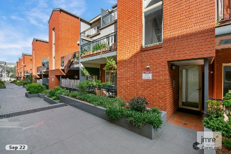 8/16 Mawbey St, Kensington, VIC 3031