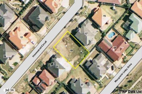 19 Homestead Cct, Macquarie Links, NSW 2565