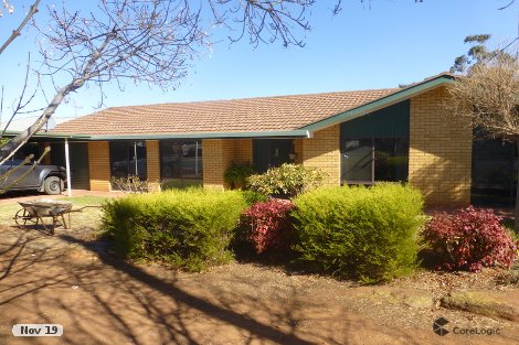 18 Willaroo St, Peak Hill, NSW 2869