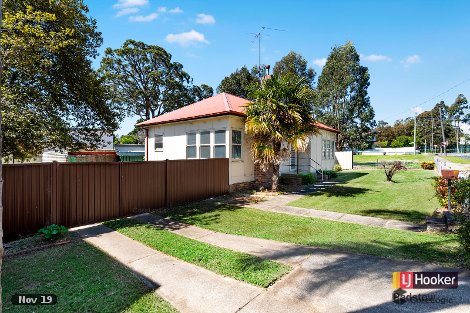 2 Enright St, East Hills, NSW 2213