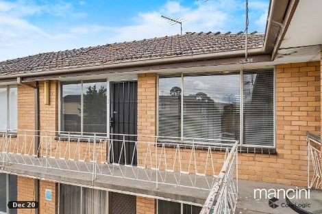 10/2 Stenhouse Ave, Brooklyn, VIC 3012