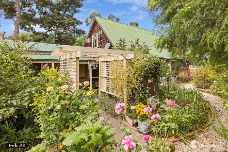 7 Pearces Rd, Clunes, VIC 3370