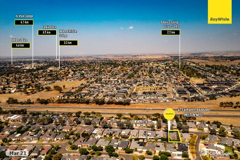 42 Fairhaven Bvd, Melton West, VIC 3337