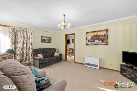 24 Webbcona Pde, Wendouree, VIC 3355