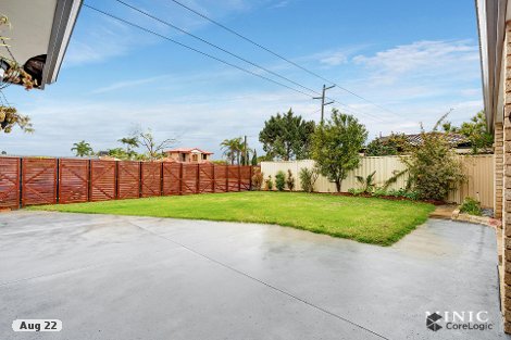 30 Forest Lakes Dr, Thornlie, WA 6108