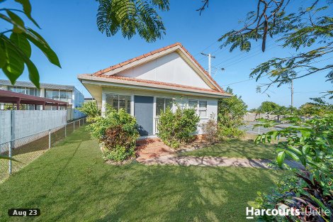 35 King St, Woody Point, QLD 4019