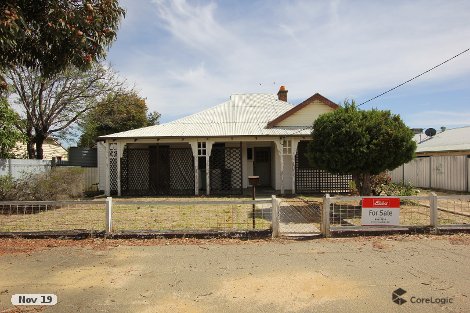 44 Kitchener Rd, Merredin, WA 6415