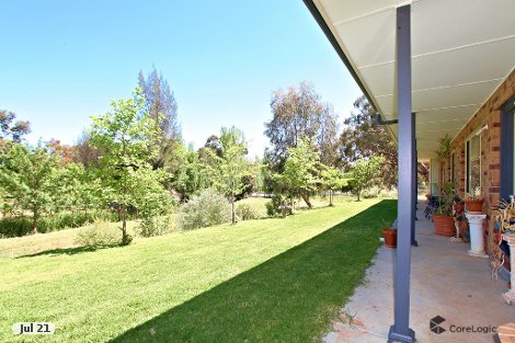 4 White Hut Rd, Clare, SA 5453