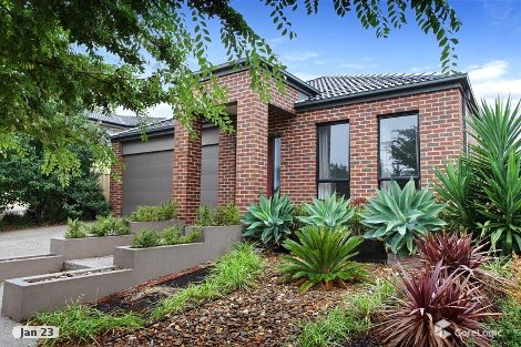 3 Stradbroke Gdns, Caroline Springs, VIC 3023