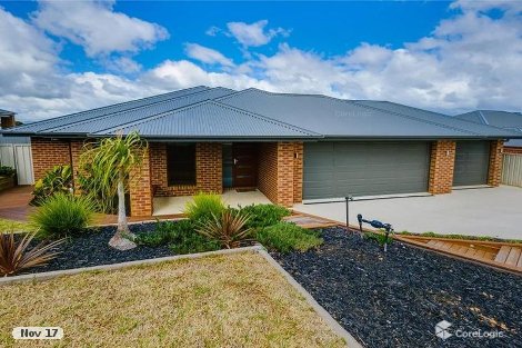 18 Dempster Pl, Leneva, VIC 3691