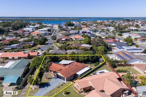 11 Tinba Ct, Runaway Bay, QLD 4216