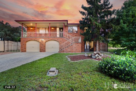 63 Crest Park Pde, Queanbeyan West, NSW 2620