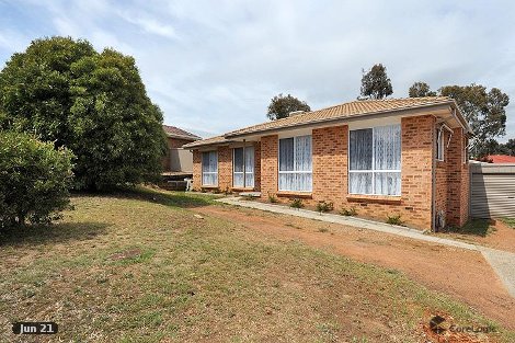 19 Crest Park Pde, Queanbeyan West, NSW 2620