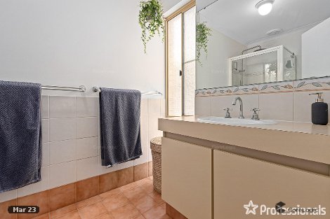 15 Porpoise Gr, Waikiki, WA 6169