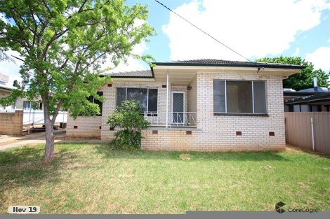 18 Willow St, Kooringal, NSW 2650