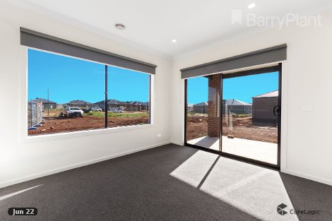 64 Gilfillan Cct, Thornhill Park, VIC 3335