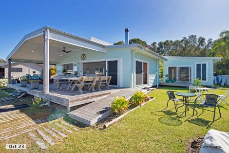 134 Bruce Small Dr, South Stradbroke, QLD 4216