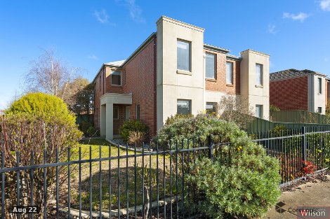 2 Elmstone Lane, Lake Gardens, VIC 3355