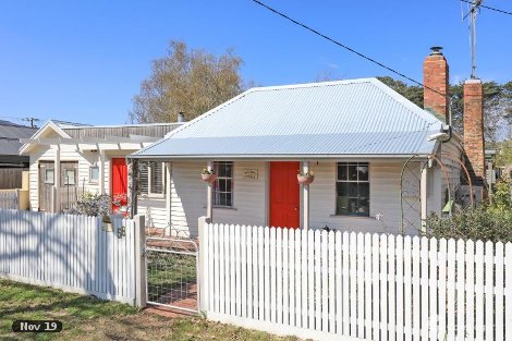 58 Urquhart St, Woodend, VIC 3442