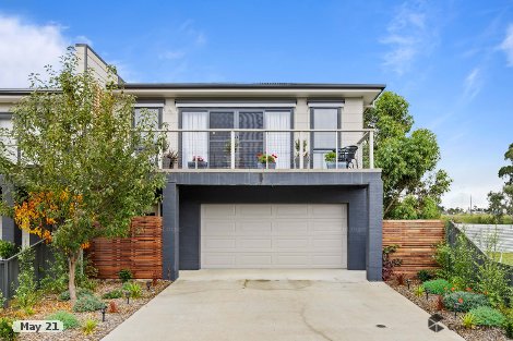 19 Lucia Cres, Mount Clear, VIC 3350