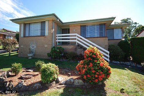 9 Narooma Rd, Niagara Park, NSW 2250