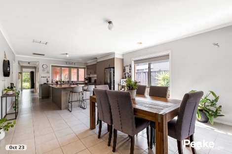 70 Sussex Ave, Cranbourne North, VIC 3977