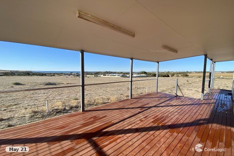 18 Woodlawn Rd, Streaky Bay, SA 5680