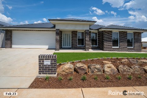 82 Valencia Dr, Gobbagombalin, NSW 2650