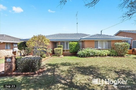 11 Hinton St, Wilsonton, QLD 4350