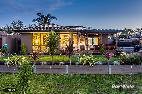 18 Macquarie Ct, Cranbourne North, VIC 3977