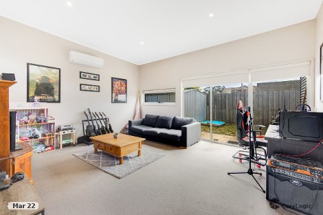 3/9 Pine Ave, North Shore, VIC 3214