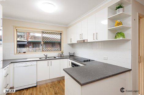 2/12 Mcnaughton St, Redcliffe, QLD 4020