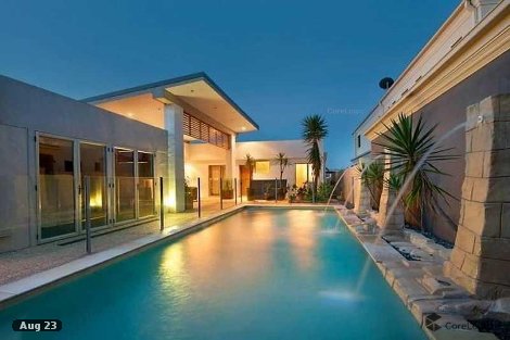 31 Furlong St, Broadbeach Waters, QLD 4218