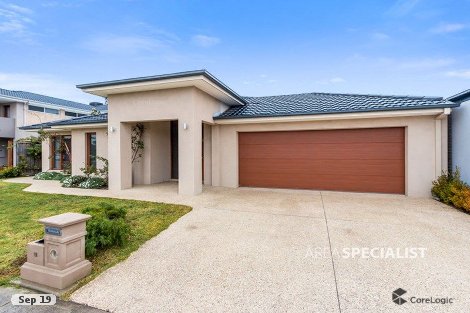 11 Edgewater Dr, Keysborough, VIC 3173