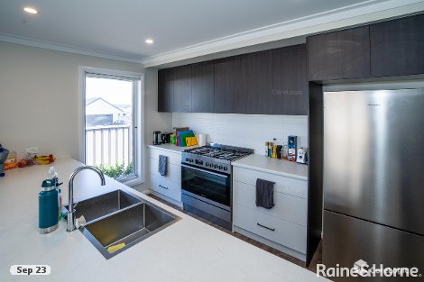 2/2 Windouran St, Gobbagombalin, NSW 2650