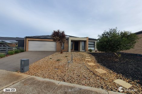 11 Harper St, Melton South, VIC 3338