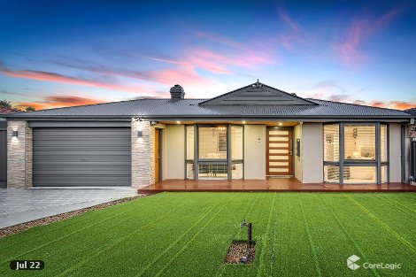 12 Satterly Way, Roxburgh Park, VIC 3064