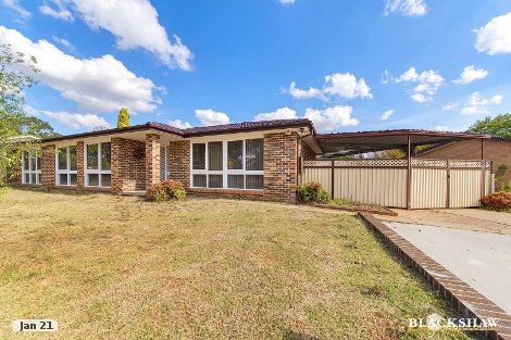 32 Smalley Cct, Giralang, ACT 2617