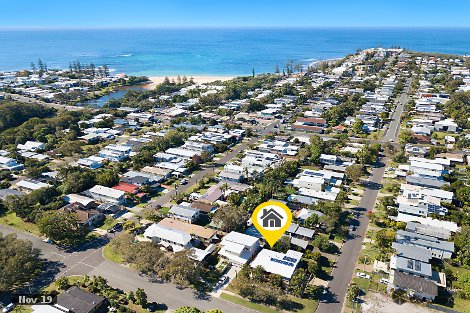 83 Nothling St, Moffat Beach, QLD 4551